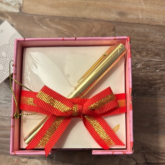 Papyrus Gift Box with Red and Gold Bow - Picture 4 of 6